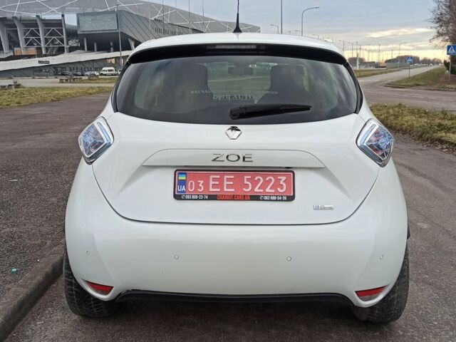 Белый Рено Зое, объемом двигателя 0 л и пробегом 82 тыс. км за 12500 $, фото 3 на Automoto.ua