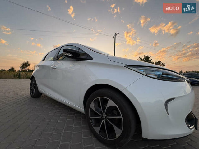 Белый Рено Зое, объемом двигателя 0 л и пробегом 128 тыс. км за 8500 $, фото 23 на Automoto.ua