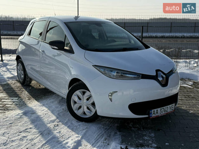 Білий Рено Зое, об'ємом двигуна 0 л та пробігом 149 тис. км за 8200 $, фото 4 на Automoto.ua