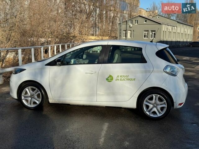 Білий Рено Зое, об'ємом двигуна 0 л та пробігом 83 тис. км за 9000 $, фото 6 на Automoto.ua