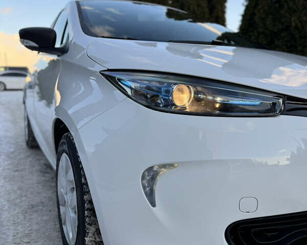 Білий Рено Зое, об'ємом двигуна 0 л та пробігом 54 тис. км за 10300 $, фото 11 на Automoto.ua