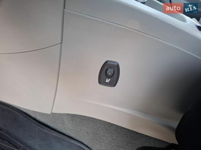 Білий Рено Зое, об'ємом двигуна 0 л та пробігом 125 тис. км за 9200 $, фото 19 на Automoto.ua