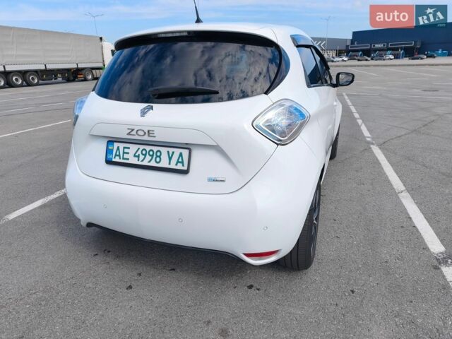 Белый Рено Зое, объемом двигателя 0 л и пробегом 205 тыс. км за 9500 $, фото 7 на Automoto.ua