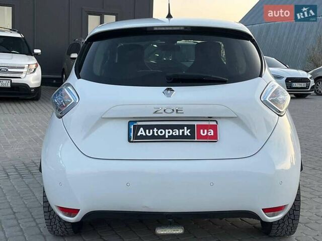 Белый Рено Зое, объемом двигателя 0 л и пробегом 95 тыс. км за 8940 $, фото 7 на Automoto.ua