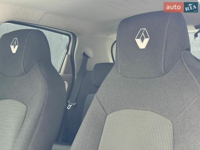 Білий Рено Зое, об'ємом двигуна 0 л та пробігом 85 тис. км за 9200 $, фото 113 на Automoto.ua