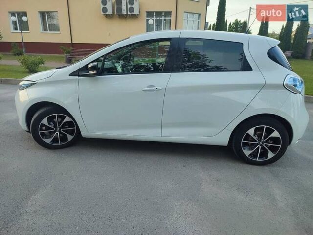 Белый Рено Зое, объемом двигателя 0 л и пробегом 88 тыс. км за 10800 $, фото 3 на Automoto.ua
