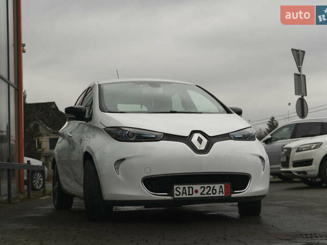 Білий Рено Зое, об'ємом двигуна 0 л та пробігом 96 тис. км за 10000 $, фото 2 на Automoto.ua