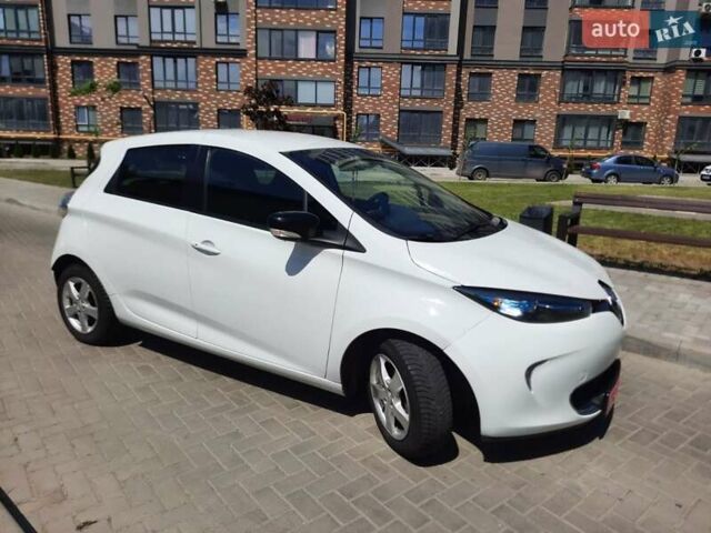 Белый Рено Зое, объемом двигателя 0 л и пробегом 121 тыс. км за 8900 $, фото 5 на Automoto.ua