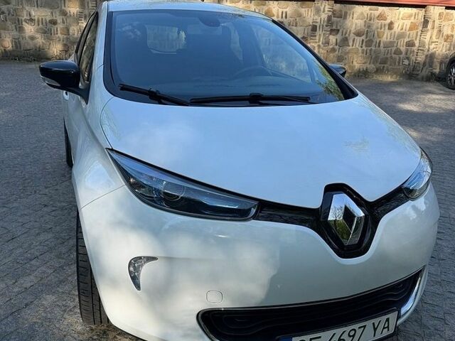 Білий Рено Зое, об'ємом двигуна 0 л та пробігом 60 тис. км за 10500 $, фото 6 на Automoto.ua