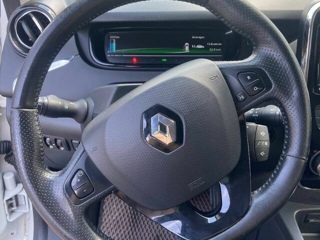 Білий Рено Зое, об'ємом двигуна 0 л та пробігом 103 тис. км за 10500 $, фото 1 на Automoto.ua