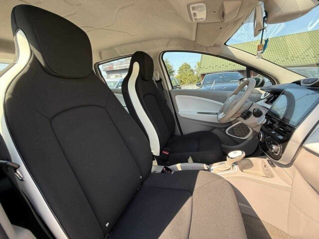 Белый Рено Зое, объемом двигателя 0 л и пробегом 93 тыс. км за 9799 $, фото 22 на Automoto.ua