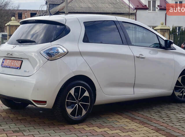Белый Рено Зое, объемом двигателя 0 л и пробегом 199 тыс. км за 7999 $, фото 38 на Automoto.ua