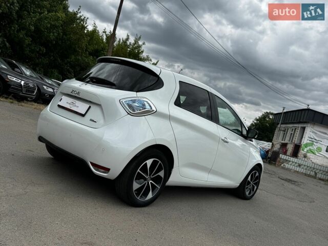 Белый Рено Зое, объемом двигателя 0 л и пробегом 136 тыс. км за 9500 $, фото 7 на Automoto.ua