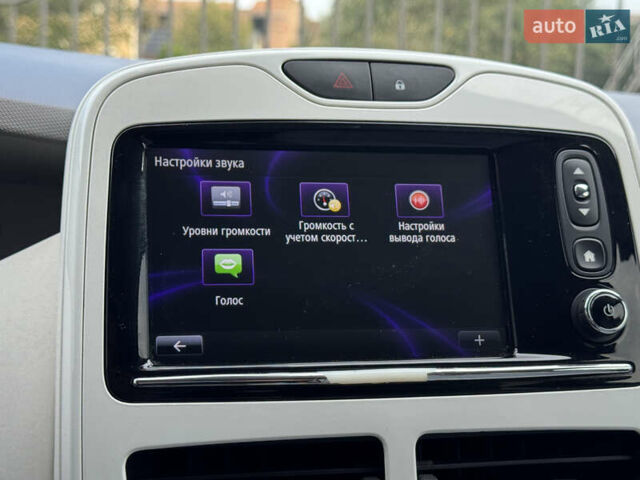 Белый Рено Зое, объемом двигателя 0 л и пробегом 77 тыс. км за 9499 $, фото 78 на Automoto.ua