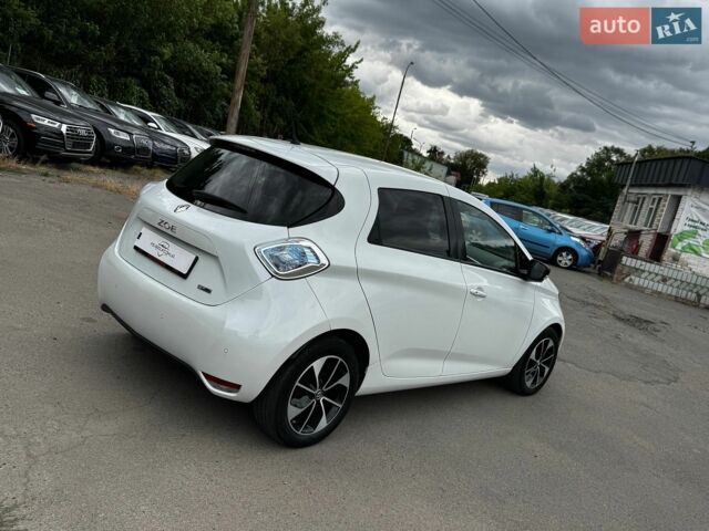 Белый Рено Зое, объемом двигателя 0 л и пробегом 136 тыс. км за 9500 $, фото 6 на Automoto.ua