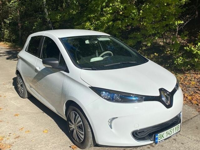 Білий Рено Зое, об'ємом двигуна 0 л та пробігом 107 тис. км за 9700 $, фото 1 на Automoto.ua