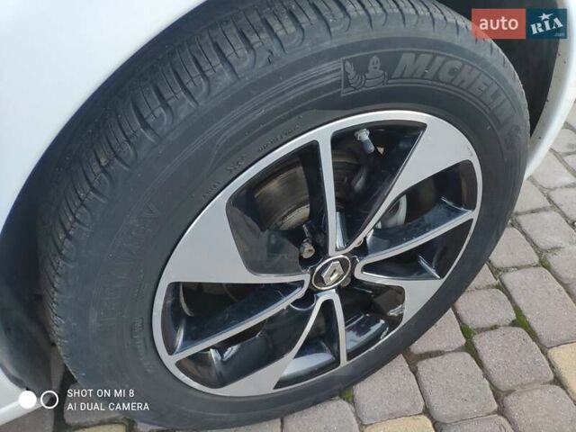 Білий Рено Зое, об'ємом двигуна 0 л та пробігом 65 тис. км за 9350 $, фото 37 на Automoto.ua
