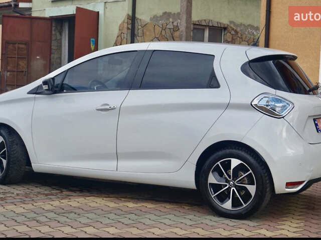 Белый Рено Зое, объемом двигателя 0 л и пробегом 199 тыс. км за 7999 $, фото 35 на Automoto.ua
