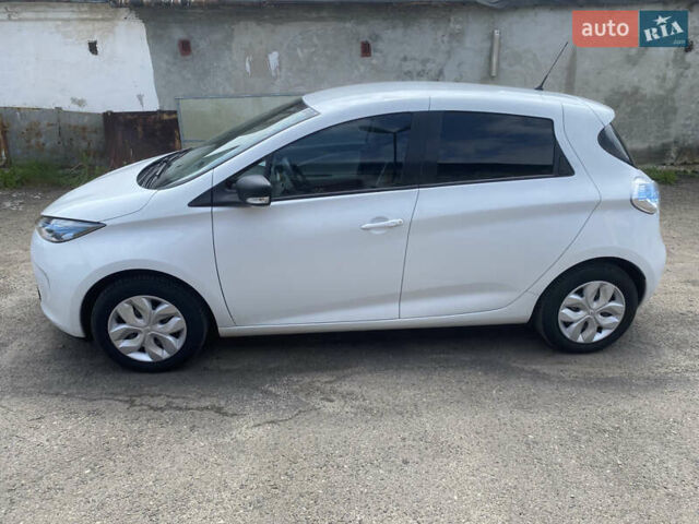Белый Рено Зое, объемом двигателя 0 л и пробегом 65 тыс. км за 9000 $, фото 2 на Automoto.ua