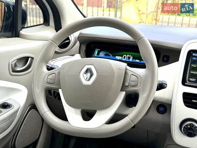 Белый Рено Зое, объемом двигателя 0 л и пробегом 77 тыс. км за 9499 $, фото 54 на Automoto.ua
