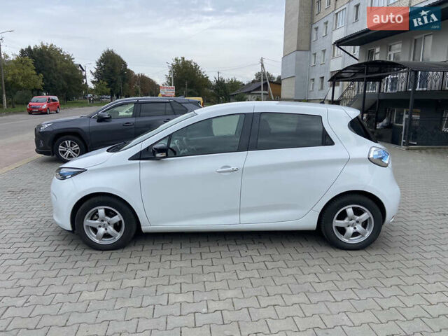 Белый Рено Зое, объемом двигателя 0 л и пробегом 71 тыс. км за 9500 $, фото 2 на Automoto.ua