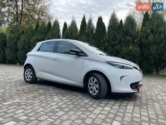 Белый Рено Зое, объемом двигателя 0 л и пробегом 97 тыс. км за 9500 $, фото 44 на Automoto.ua