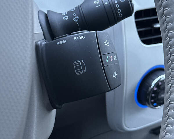 Белый Рено Зое, объемом двигателя 0 л и пробегом 43 тыс. км за 9399 $, фото 82 на Automoto.ua