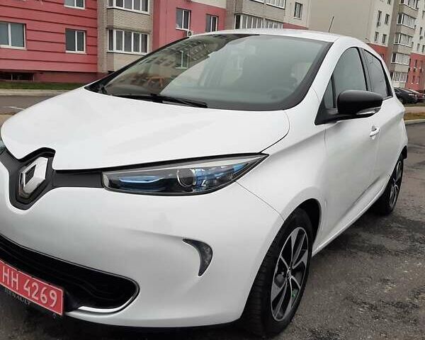 Білий Рено Зое, об'ємом двигуна 0 л та пробігом 123 тис. км за 9650 $, фото 1 на Automoto.ua