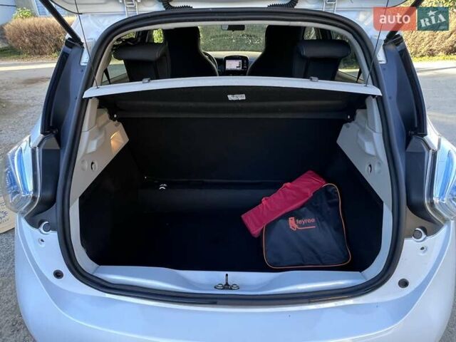 Рено Зое 2017 в Черновцах на Automoto.ua Белый Рено Зое, объемом двигателя 0 л и пробегом 60 тыс. км за 9200 $, фото 11 на Automoto.ua