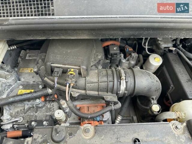 Белый Рено Зое, объемом двигателя 0 л и пробегом 92 тыс. км за 9990 $, фото 30 на Automoto.ua