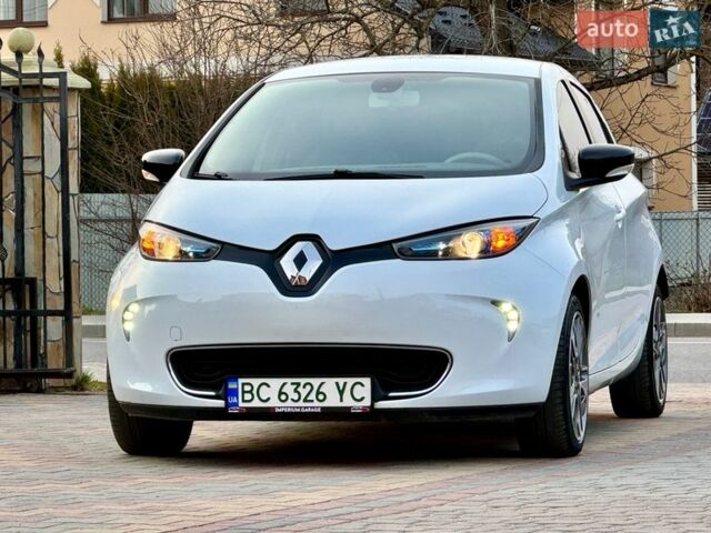 Белый Рено Зое, объемом двигателя 0 л и пробегом 96 тыс. км за 9495 $, фото 104 на Automoto.ua