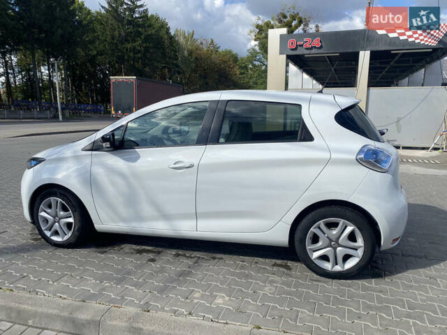 Белый Рено Зое, объемом двигателя 0 л и пробегом 27 тыс. км за 9300 $, фото 10 на Automoto.ua