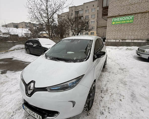 Белый Рено Зое, объемом двигателя 0 л и пробегом 112 тыс. км за 8700 $, фото 3 на Automoto.ua
