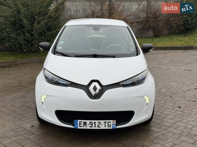 Белый Рено Зое, объемом двигателя 0 л и пробегом 106 тыс. км за 8100 $, фото 1 на Automoto.ua