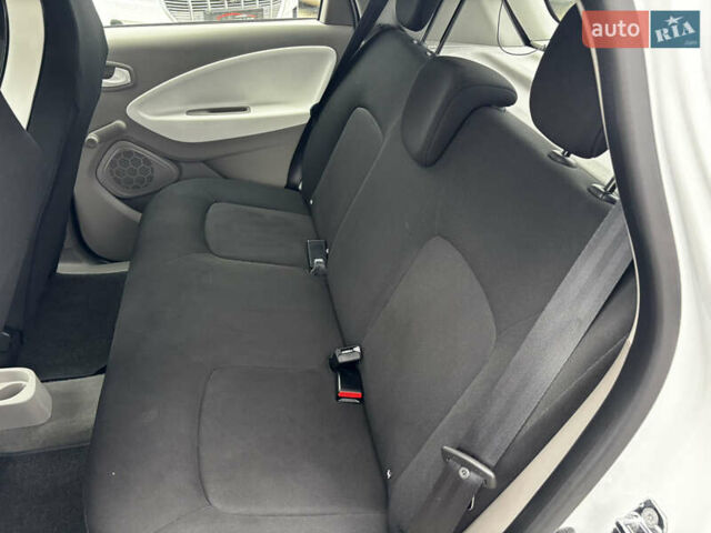 Білий Рено Зое, об'ємом двигуна 0 л та пробігом 23 тис. км за 8850 $, фото 29 на Automoto.ua