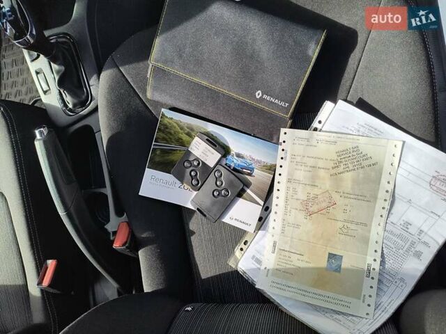 Білий Рено Зое, об'ємом двигуна 0 л та пробігом 42 тис. км за 9500 $, фото 28 на Automoto.ua