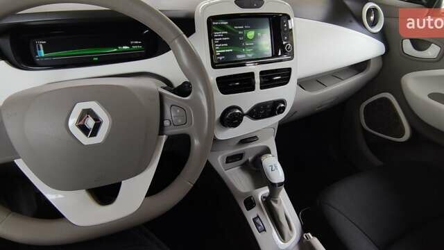 Білий Рено Зое, об'ємом двигуна 0 л та пробігом 78 тис. км за 9500 $, фото 10 на Automoto.ua