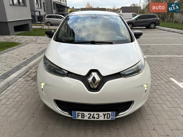 Белый Рено Зое, объемом двигателя 0 л и пробегом 44 тыс. км за 9999 $, фото 5 на Automoto.ua