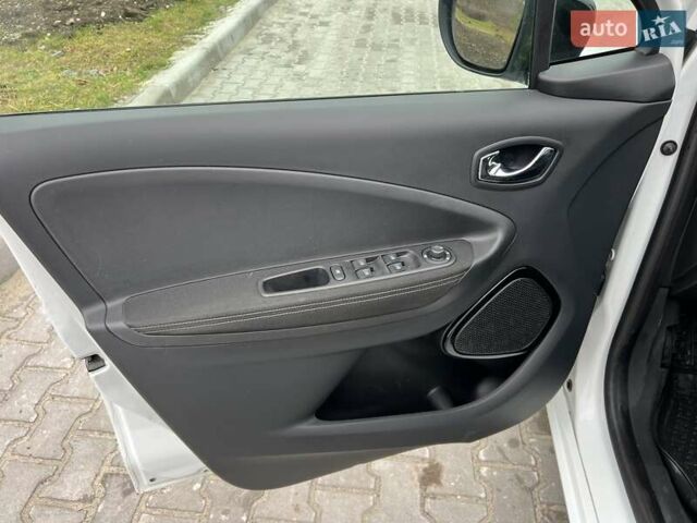 Білий Рено Зое, об'ємом двигуна 0 л та пробігом 116 тис. км за 8650 $, фото 15 на Automoto.ua