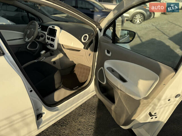 Білий Рено Зое, об'ємом двигуна 0 л та пробігом 87 тис. км за 8500 $, фото 28 на Automoto.ua