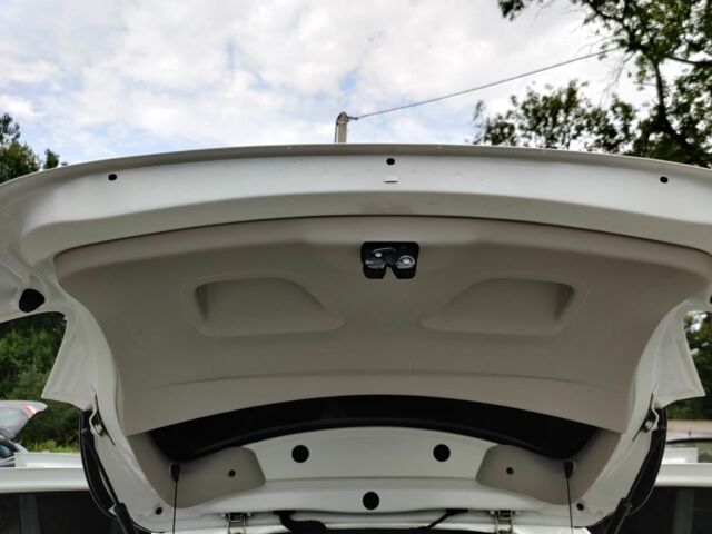 Білий Рено Зое, об'ємом двигуна 0 л та пробігом 190 тис. км за 8500 $, фото 21 на Automoto.ua