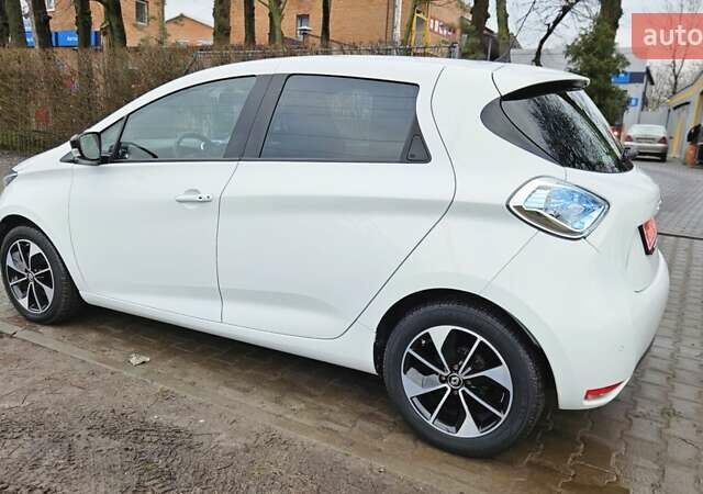 Белый Рено Зое, объемом двигателя 0 л и пробегом 71 тыс. км за 9550 $, фото 23 на Automoto.ua