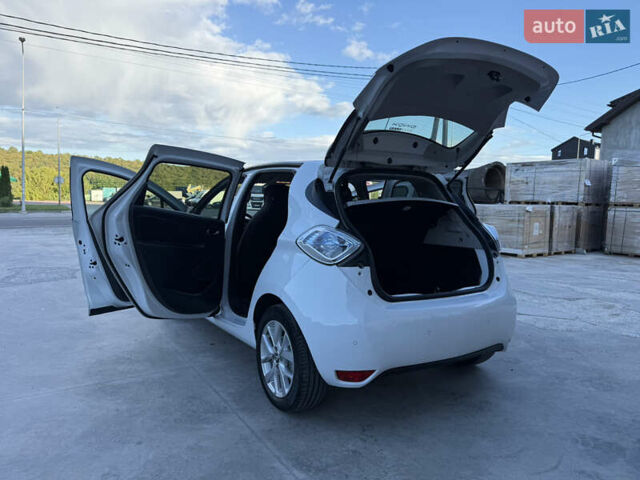 Белый Рено Зое, объемом двигателя 0 л и пробегом 51 тыс. км за 10800 $, фото 39 на Automoto.ua