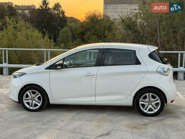 Белый Рено Зое, объемом двигателя 0 л и пробегом 70 тыс. км за 9200 $, фото 6 на Automoto.ua