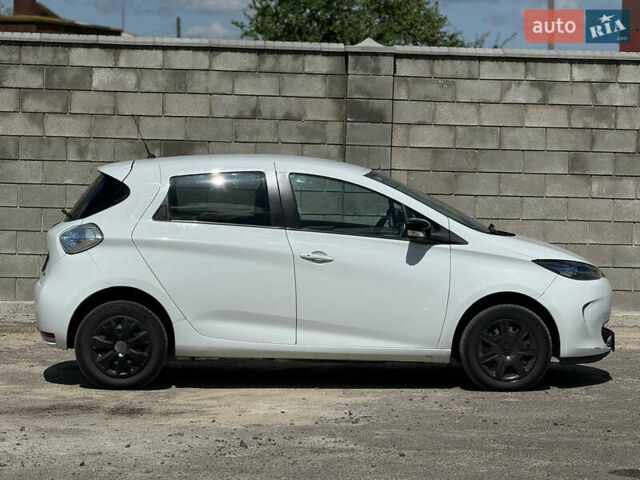 Белый Рено Зое, объемом двигателя 0 л и пробегом 114 тыс. км за 8900 $, фото 3 на Automoto.ua