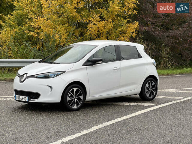 Белый Рено Зое, объемом двигателя 0 л и пробегом 150 тыс. км за 8800 $, фото 10 на Automoto.ua