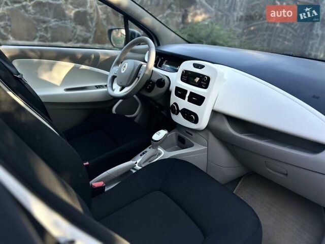 Белый Рено Зое, объемом двигателя 0 л и пробегом 16 тыс. км за 9287 $, фото 28 на Automoto.ua