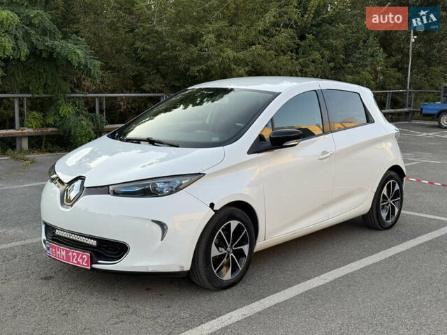 Белый Рено Зое, объемом двигателя 0 л и пробегом 70 тыс. км за 8900 $, фото 7 на Automoto.ua