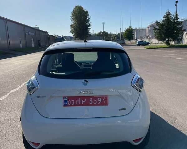 Белый Рено Зое, объемом двигателя 0 л и пробегом 160 тыс. км за 8200 $, фото 3 на Automoto.ua