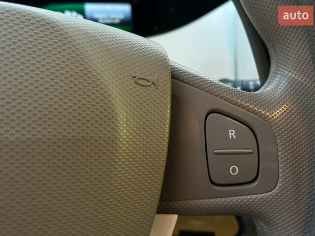 Белый Рено Зое, объемом двигателя 0 л и пробегом 153 тыс. км за 8000 $, фото 13 на Automoto.ua